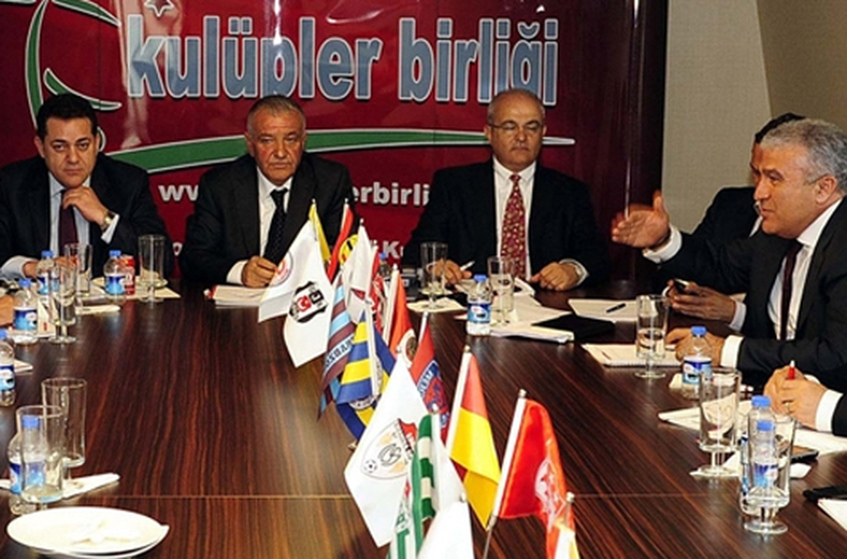 "Futbol Yasası İle İlgili Çalışmalar Sürüyor"