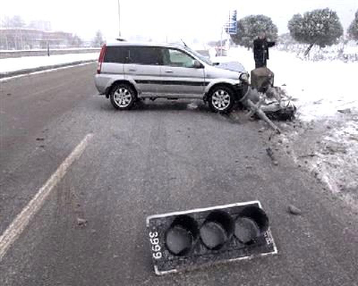 Kar Yağışı Kazalara Neden Oldu
