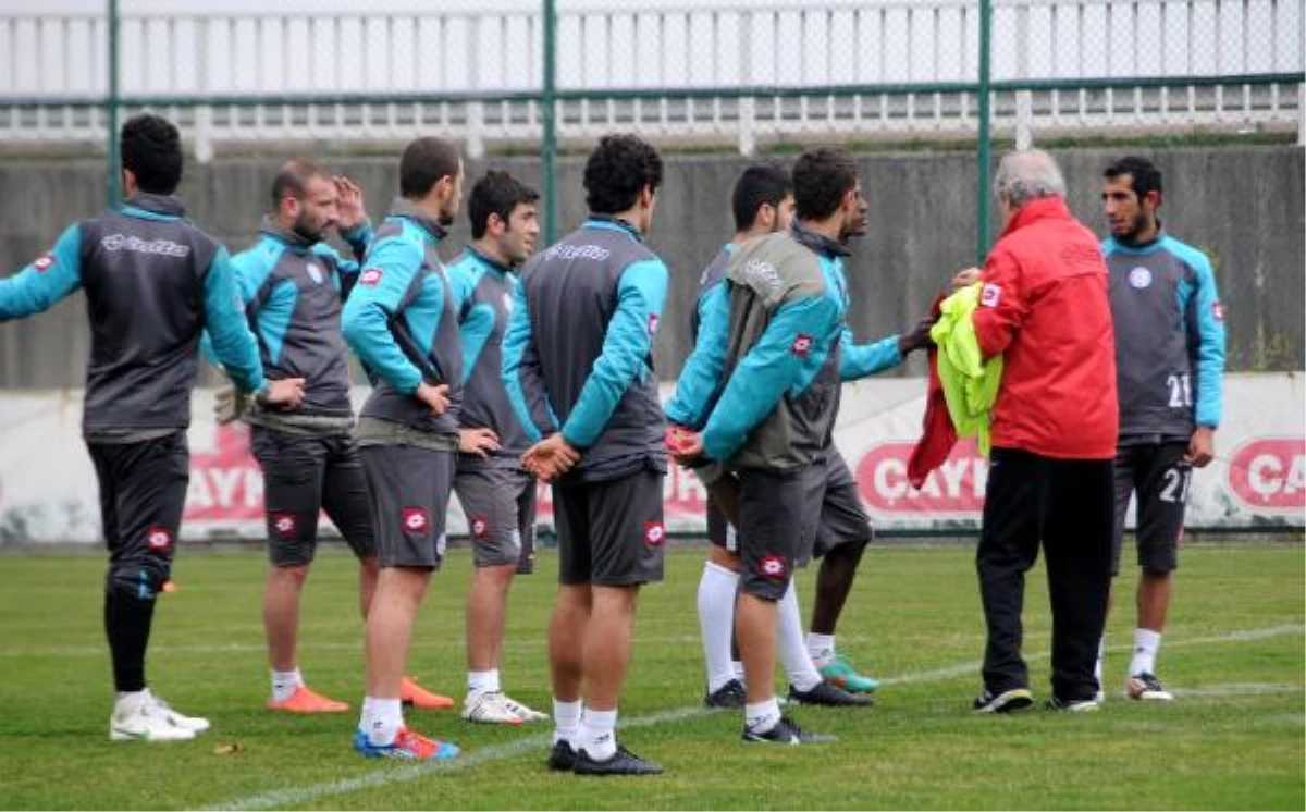 Mustafa Denizli Geldi, Futbolcuların Yarışı Arttı