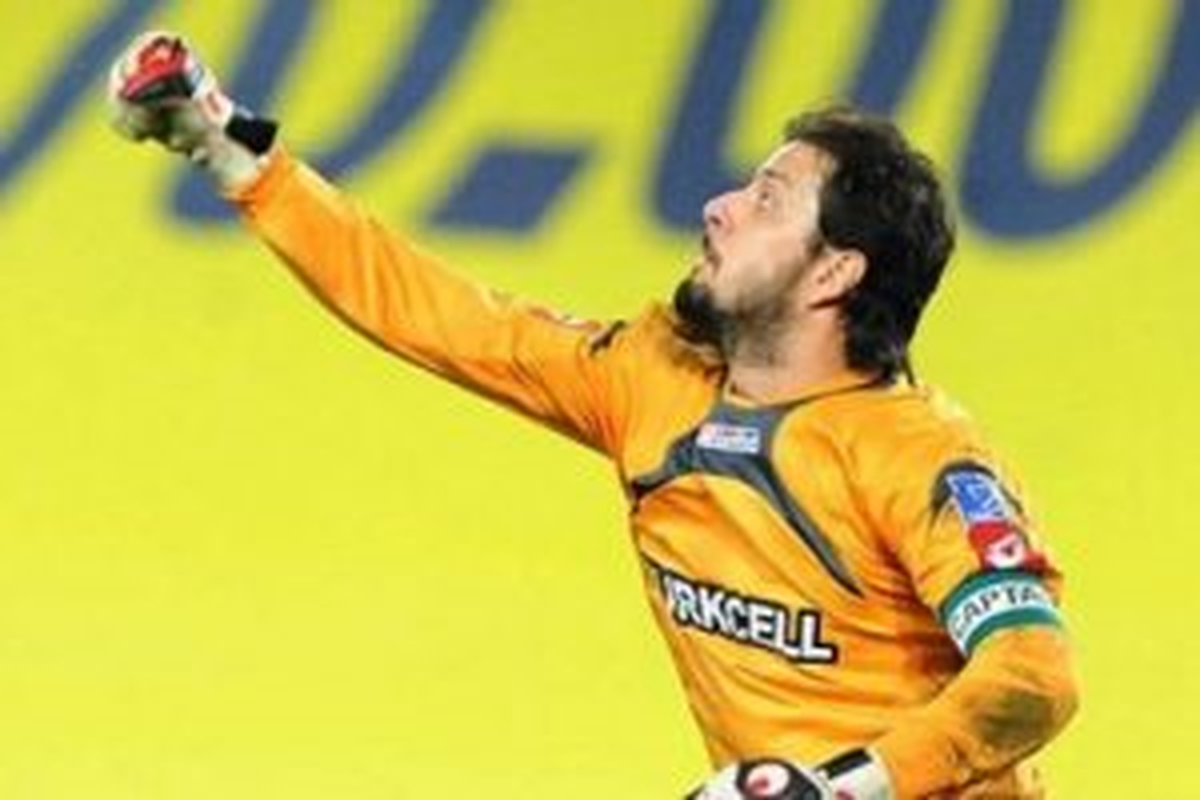 Sanica Boru Elazığspor, Kaleci Özden ile Anlaştı