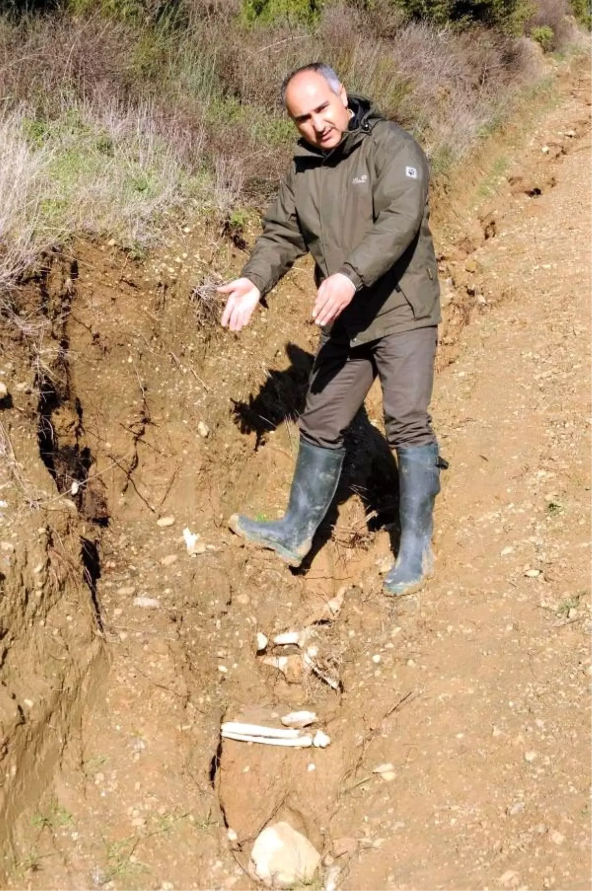 Şehitlik Sınırları Jeofizik Radarla Belirlenecek