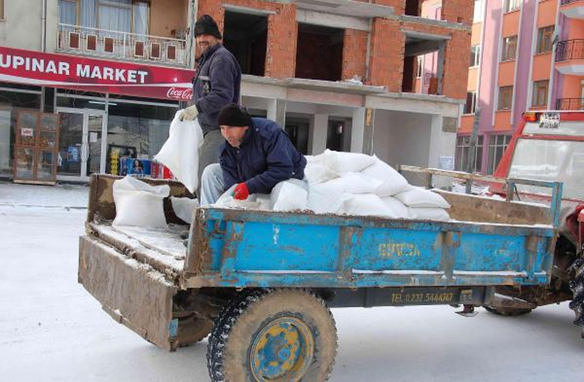 Simav\'da Kar Kalınlığı 10 Santimi Buldu