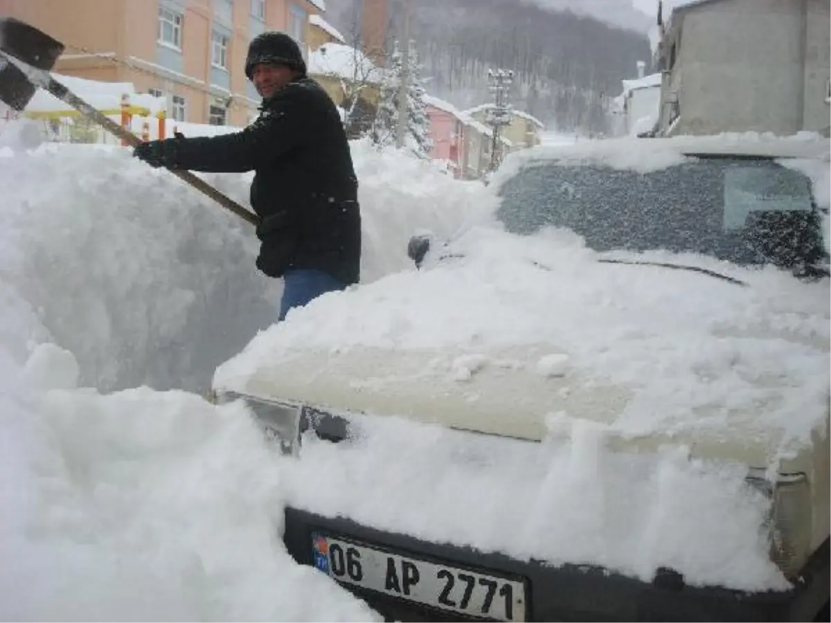 Akkuş Kara Gömüldü