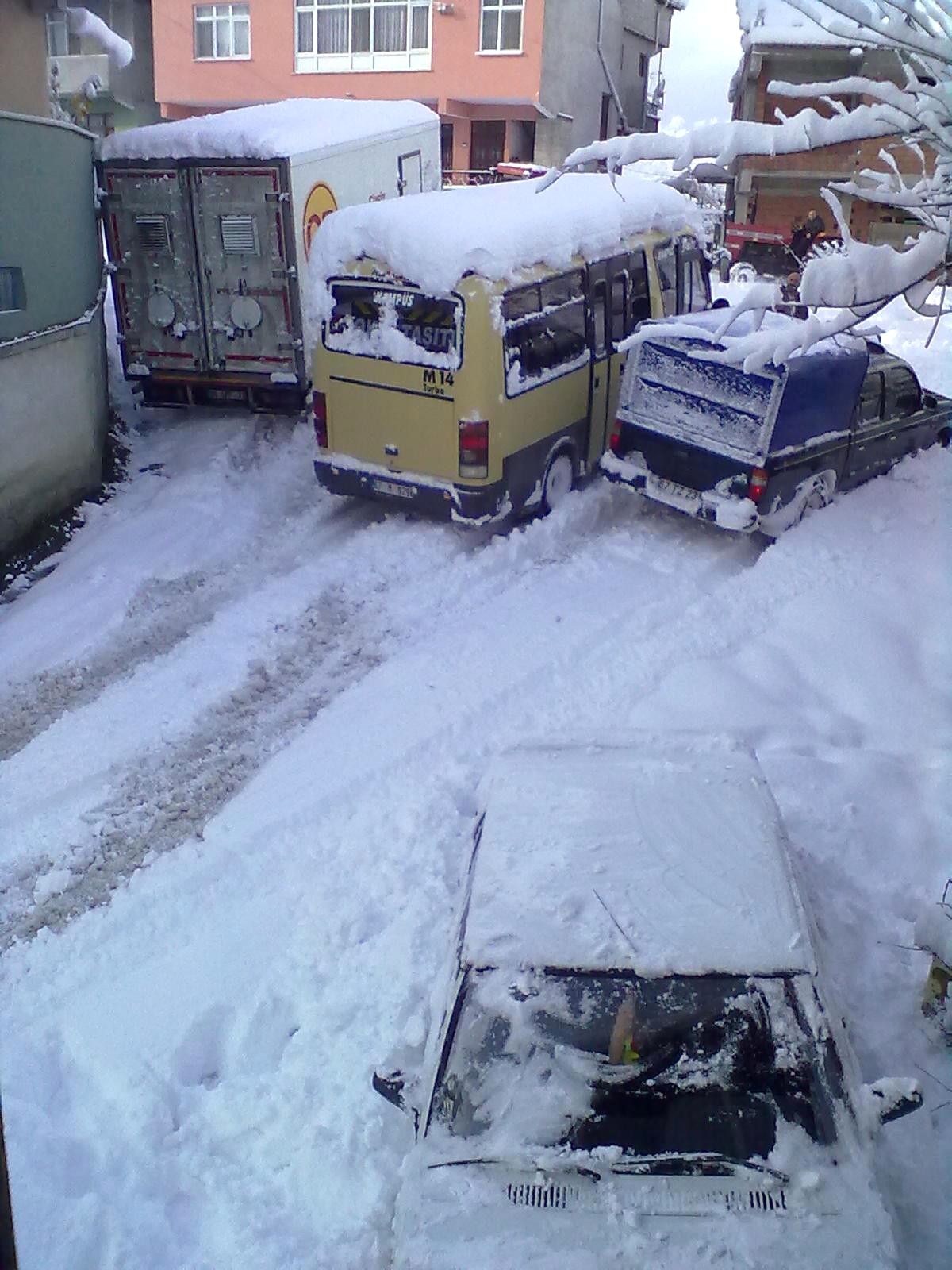 Alaplı\'da Köy Yollarında Kar Temizleme Çalışması