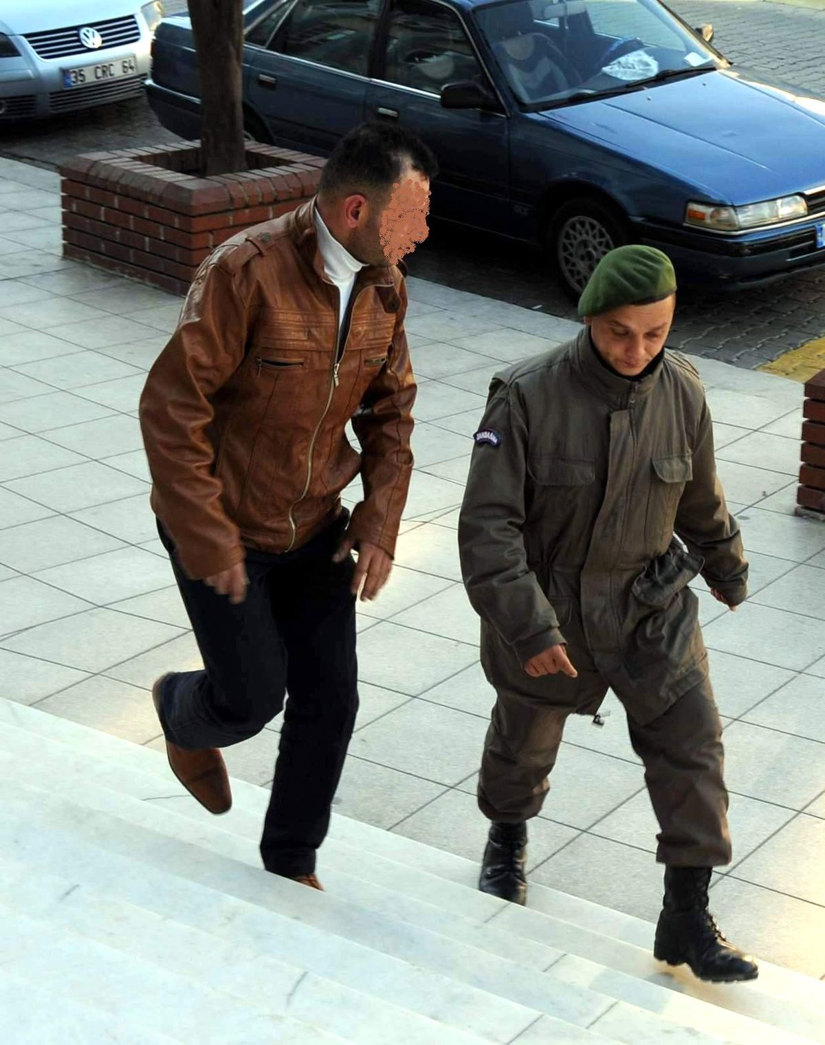 Aşkına Karşılık Bulamayınca Dehşet Saçtı