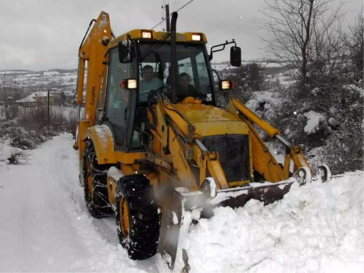 Bartın\'da Özel İdare Yolu Açtı, Cenaze Köyde Toprağa Verildi