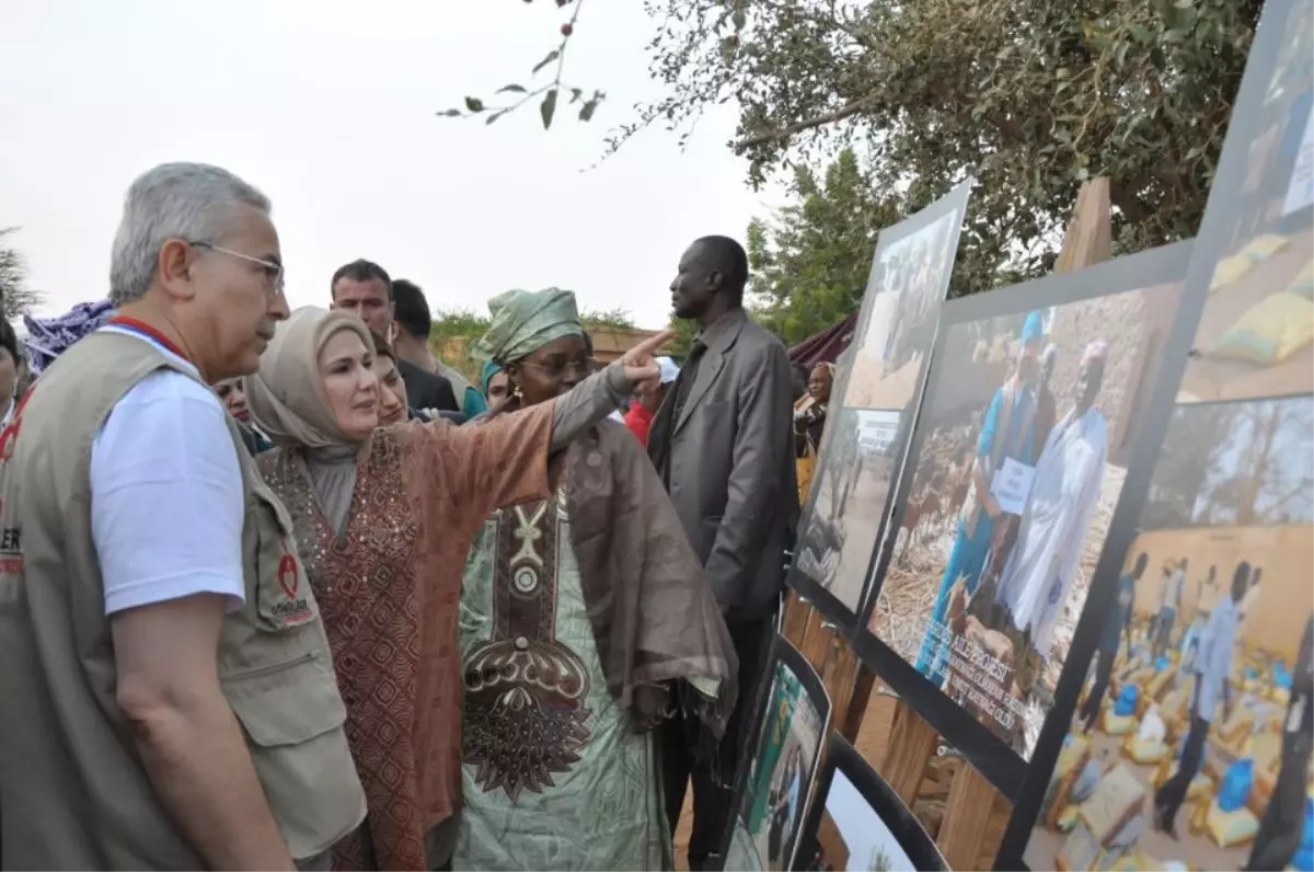 Başbakan Erdoğan, Nijer\'de Gönüllülerle Buluştu