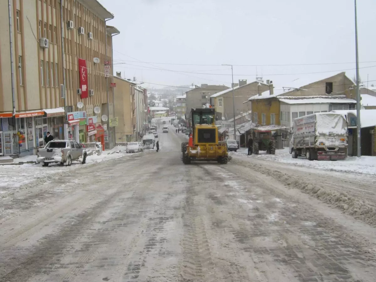 Bünyan Belediyesi Kar Temizleme Çalışmaları Aralıksız Devam Ediyor