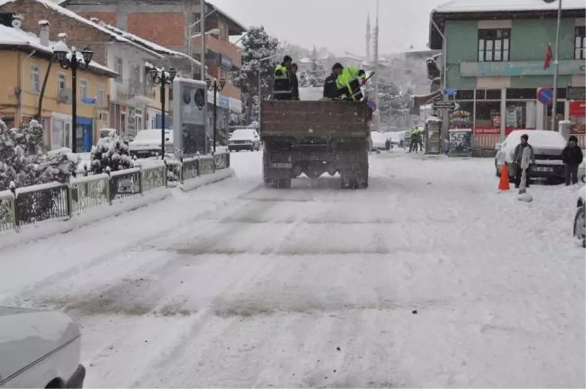 Eskipazar\'da Etkili Kar Yağışı