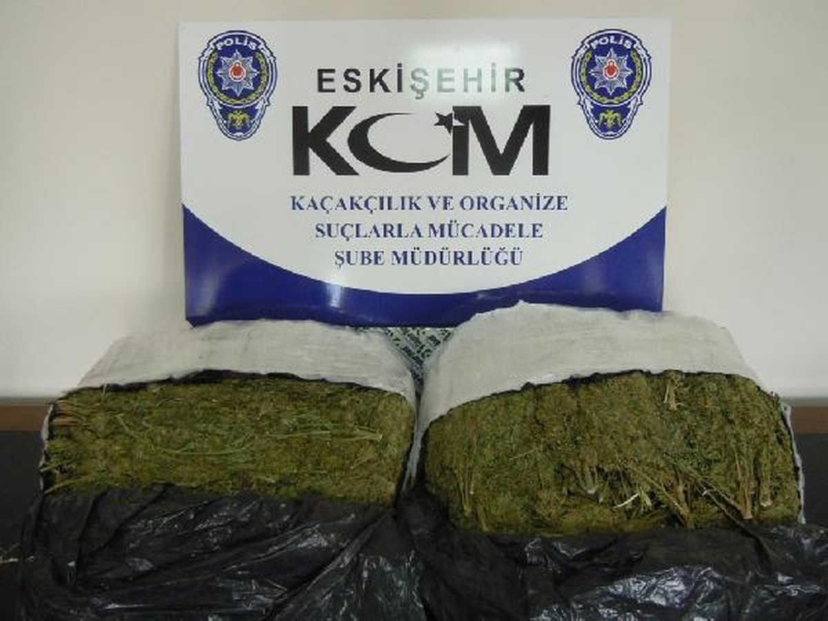Eskişehir\'de 15 Kilo 920 Gram Esrar Ele Geçirildi