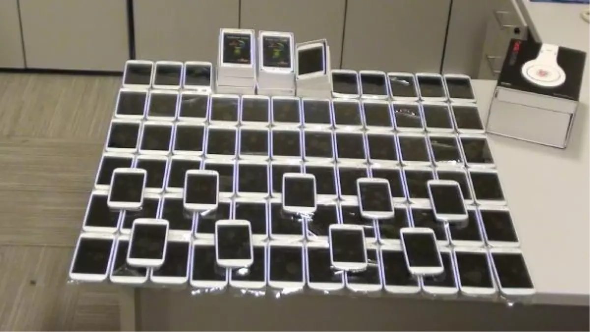 Gümrük Muhafaza Ekiplerinden Kaçak Cep Telefonu Operasyonu