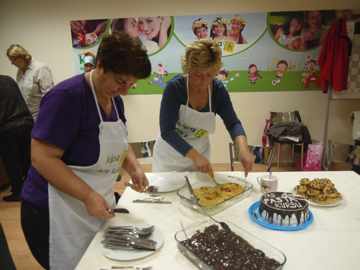 Kursiyerlerin Evi Pasta ile Şenlendi