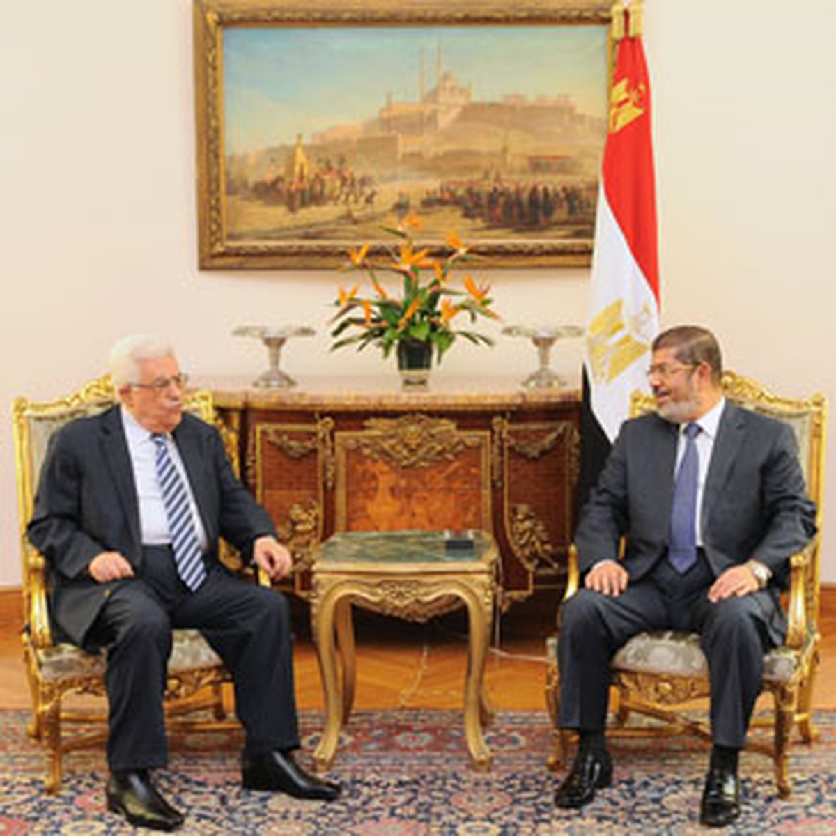 Mısır Cumhurbaşkanı Mursi, Filistin Devlet Başkanı Abbas\'ı Kabul Etti