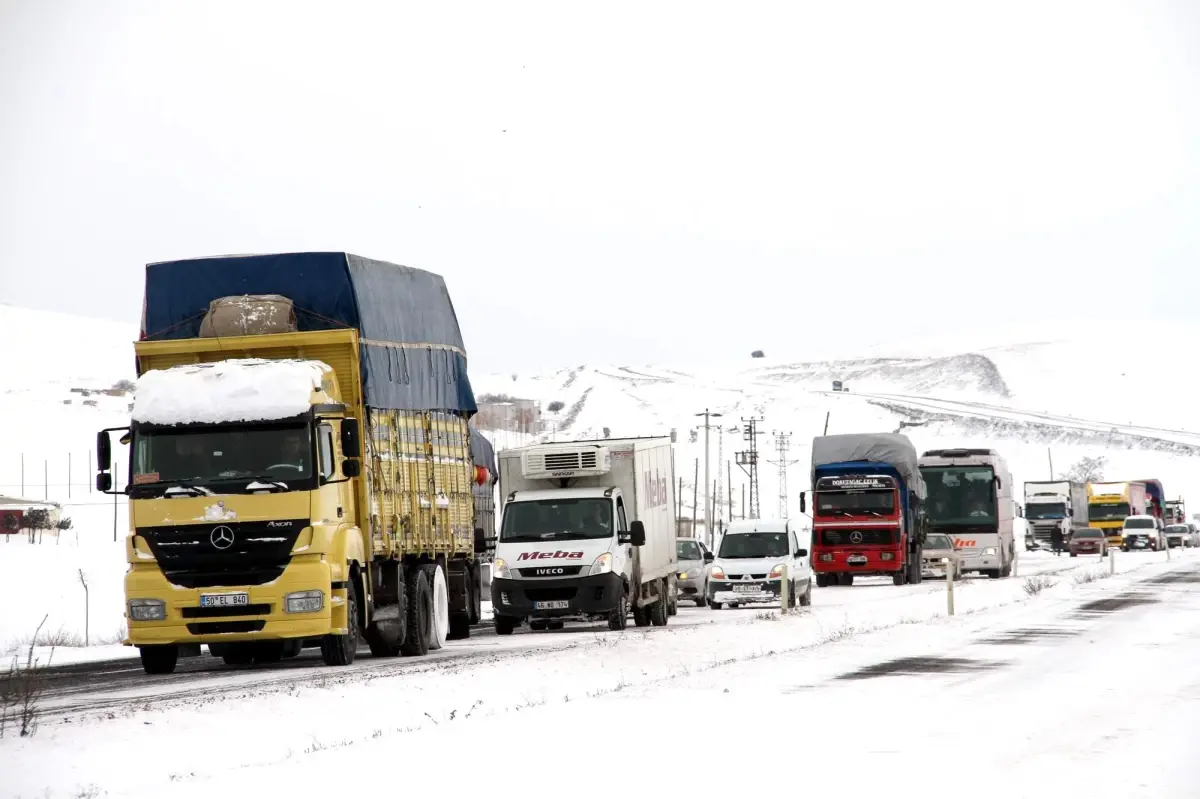 Nevşehir-Aksaray Karayolunda Sürücülerin Zor Anları