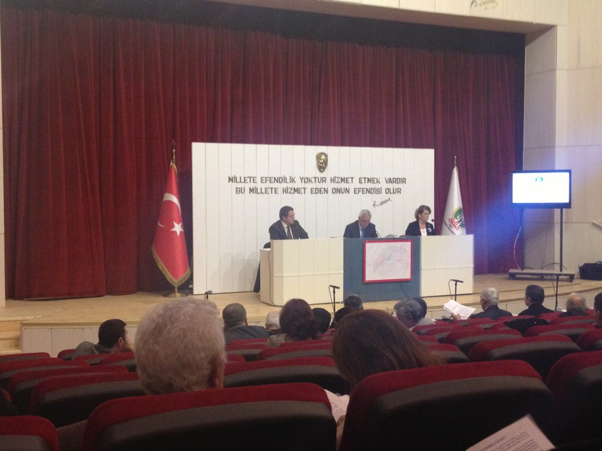Belediye Meclisi, Kültür Sarayı\'nda Toplandı