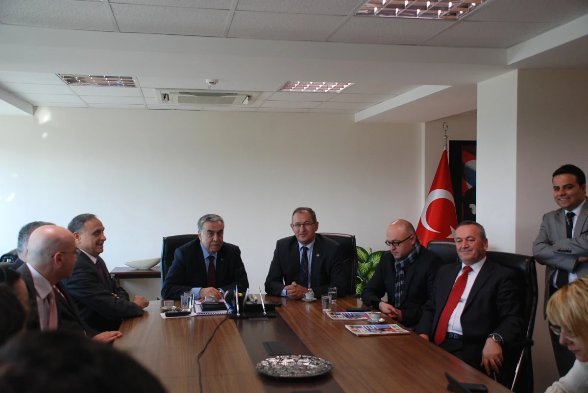 Türkiye Gazeteciler Federasyonu Başkanı Atilla Sertel, AK Parti\'yi Ziyaret Etti