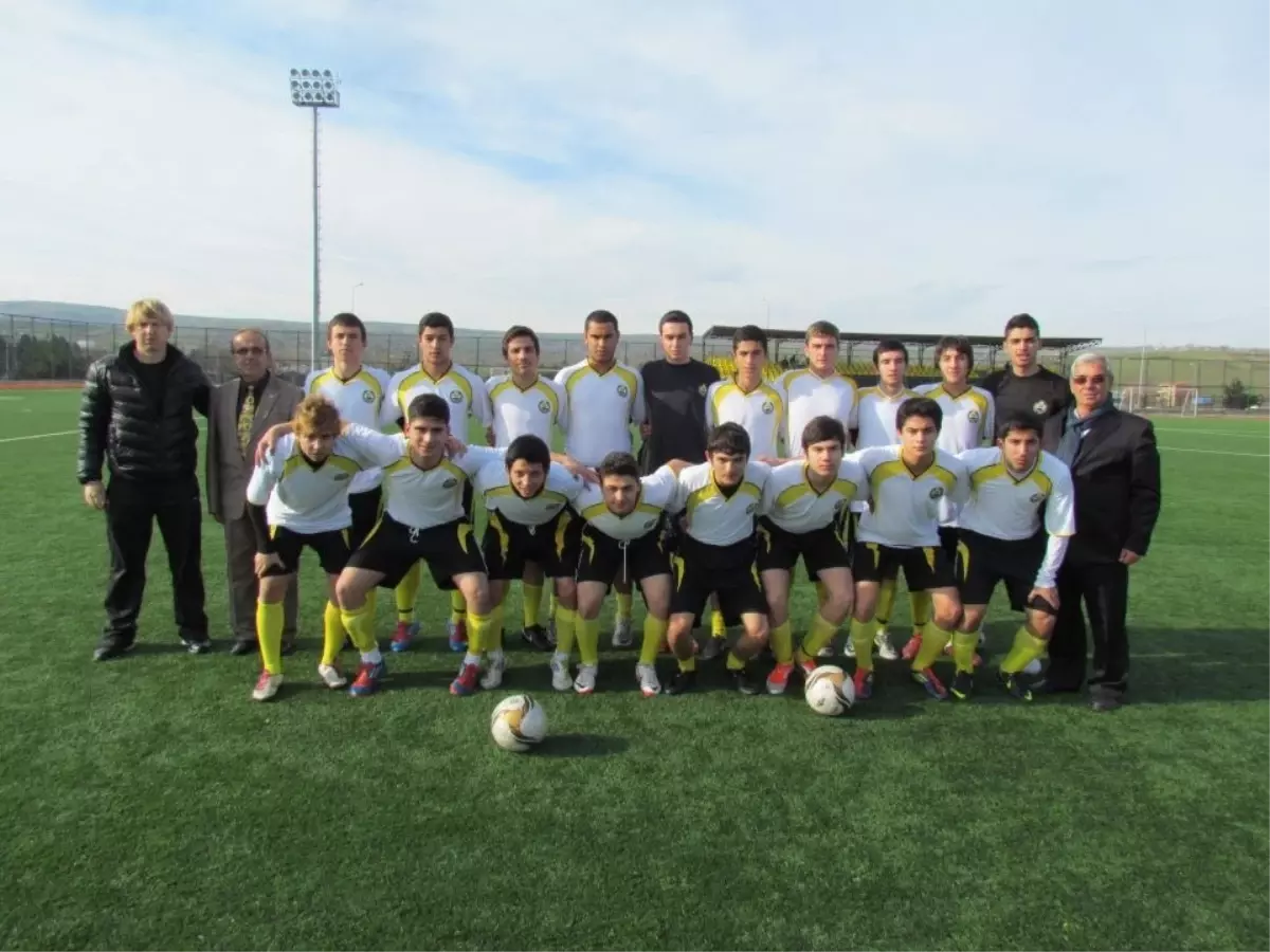 U17'let İlk Yarıyı Lider Bitirdi