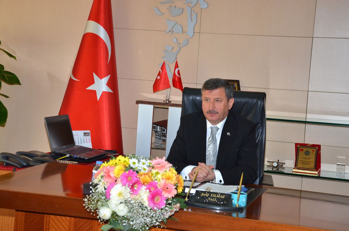 Vali Şerif Yılmaz\'dan Gazeteciler Günü Mesajı
