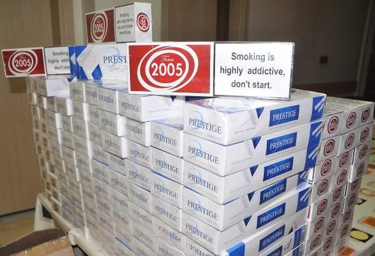 Yolda Kalan Otomobilden Kaçak Sigara Çıktı