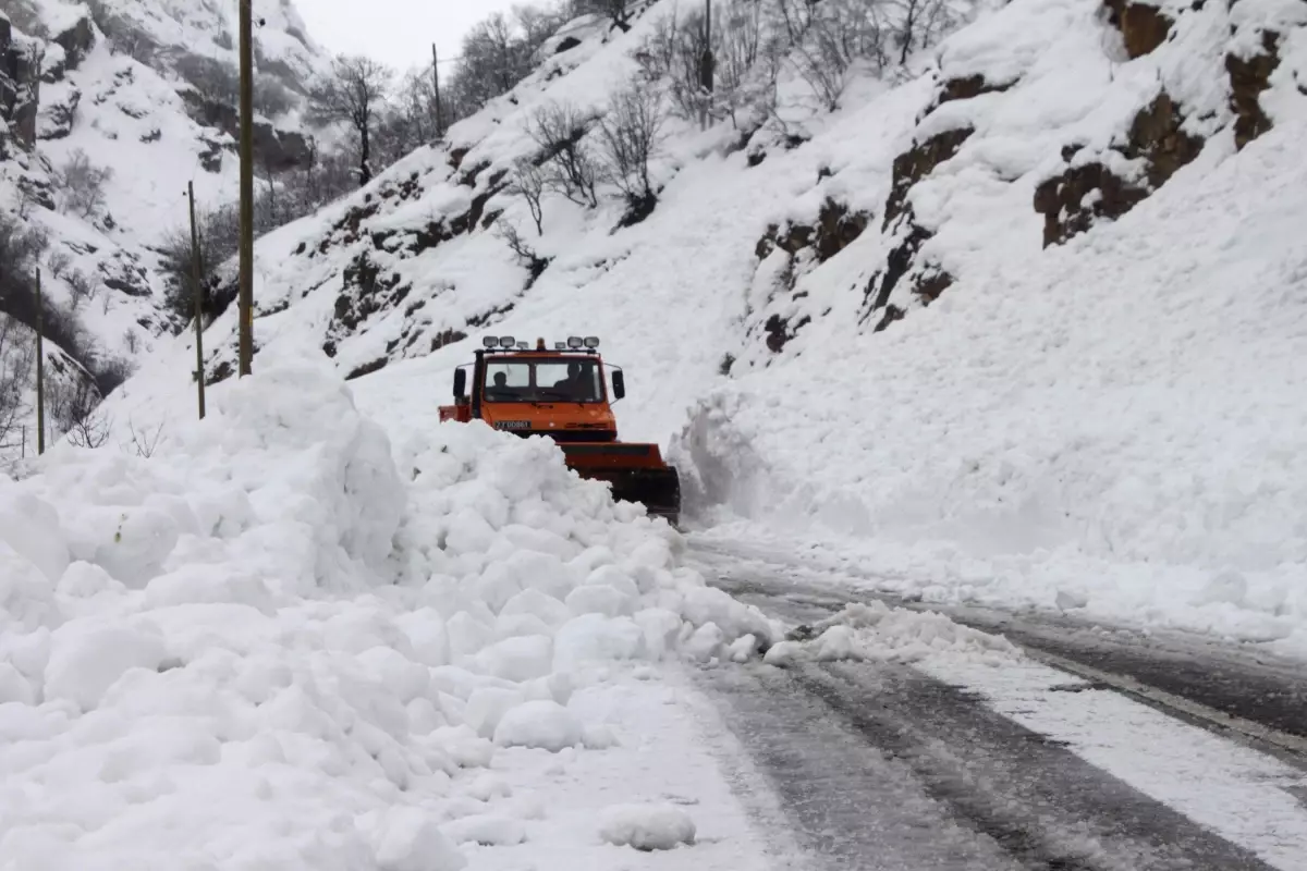 Erzincan\'da 299 Köy Yolu Kapalı