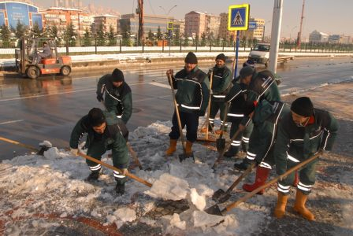 Kar Bitti, Temizlik Başladı
