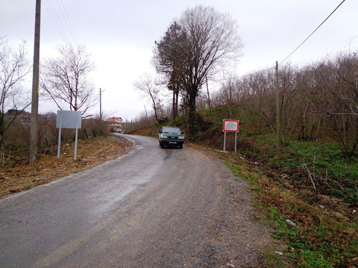 Kocaali\'ye Trafik Uyarı Levhaları Yapıldı