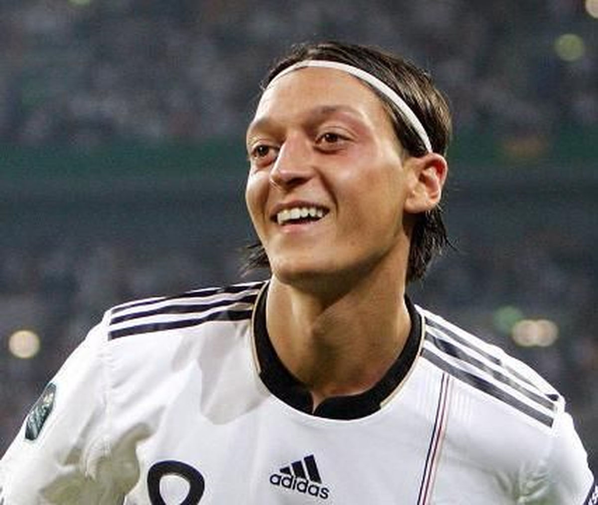Mesut Özil\'in Balmumu Heykeli Madame Tussauds Müzesinde Sergilenecek