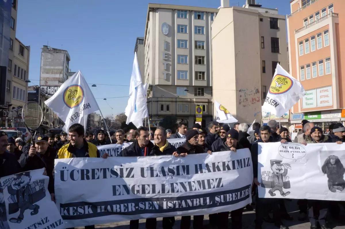 Postacılar Ücretsiz Ulaşım İçin Yürüdü