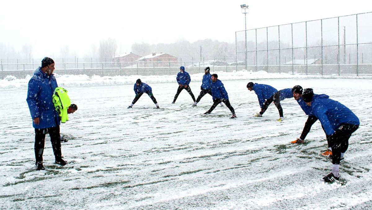 Sivas Dört Eylül Belediyespor\'un 2. Etap Antalya Kampı Başladı