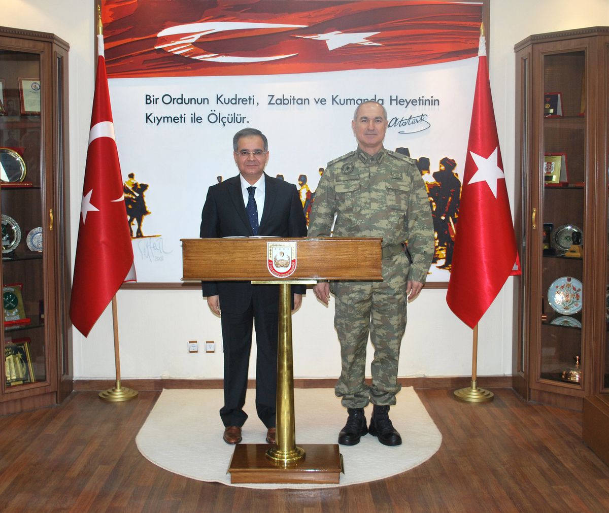 Vali Tapsız, Tuğgeneral Kahraman Güneş\'e İadeyi Ziyarette Bulundu