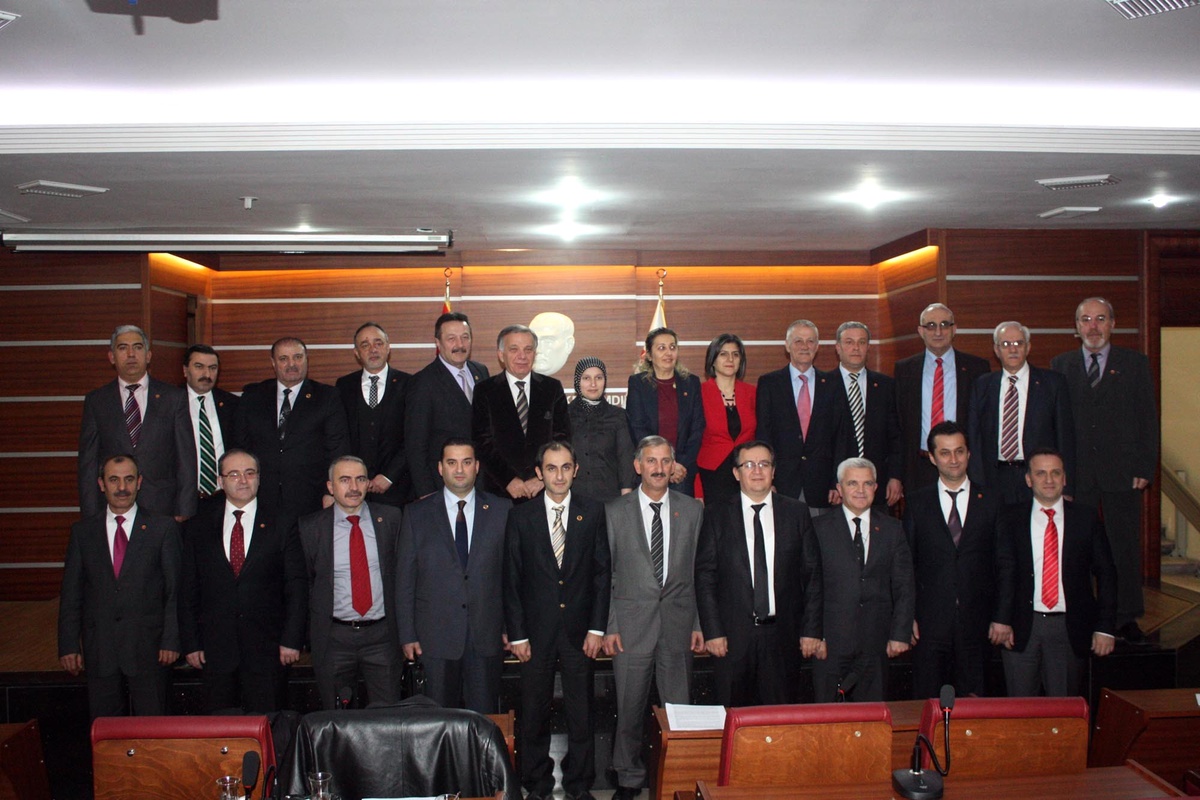 Yalova Belediye Meclisi Hatıra Fotoğrafı Çektirdi