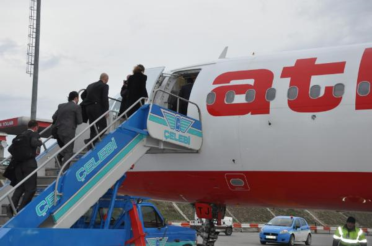 Atlasjet Adana\'ya Üç Seferle Başladı
