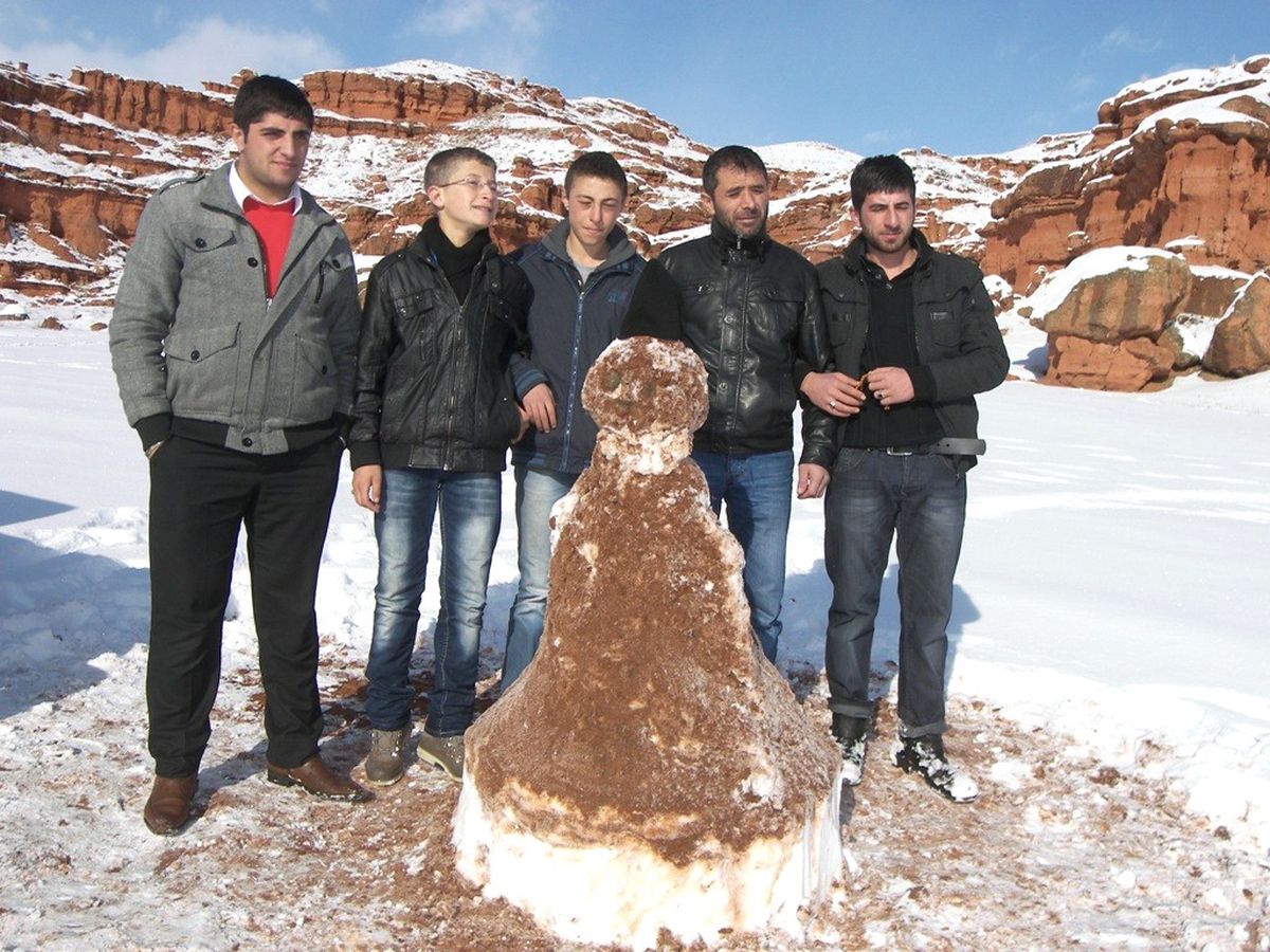 Bu da Kırmızı Kardan Adam