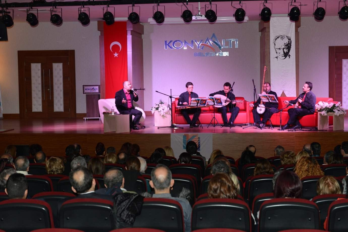 Burhan Kul, Klasik Türk Müziği\'nin Seçkin Eserleri Seslendirdi