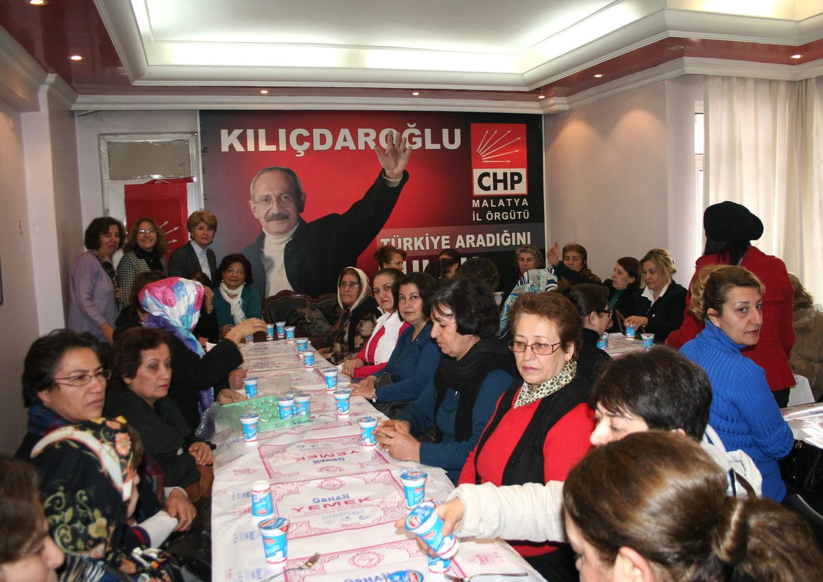 CHP Kadın Kollarından Dayanışma Yemeği