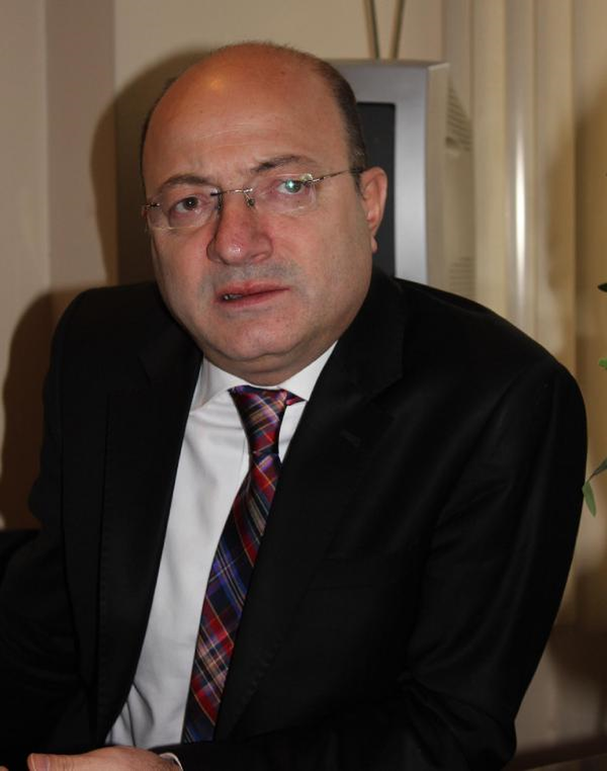 CHP\'li Cihaner\'den Vekile Yıpranma Hakkına Tepki