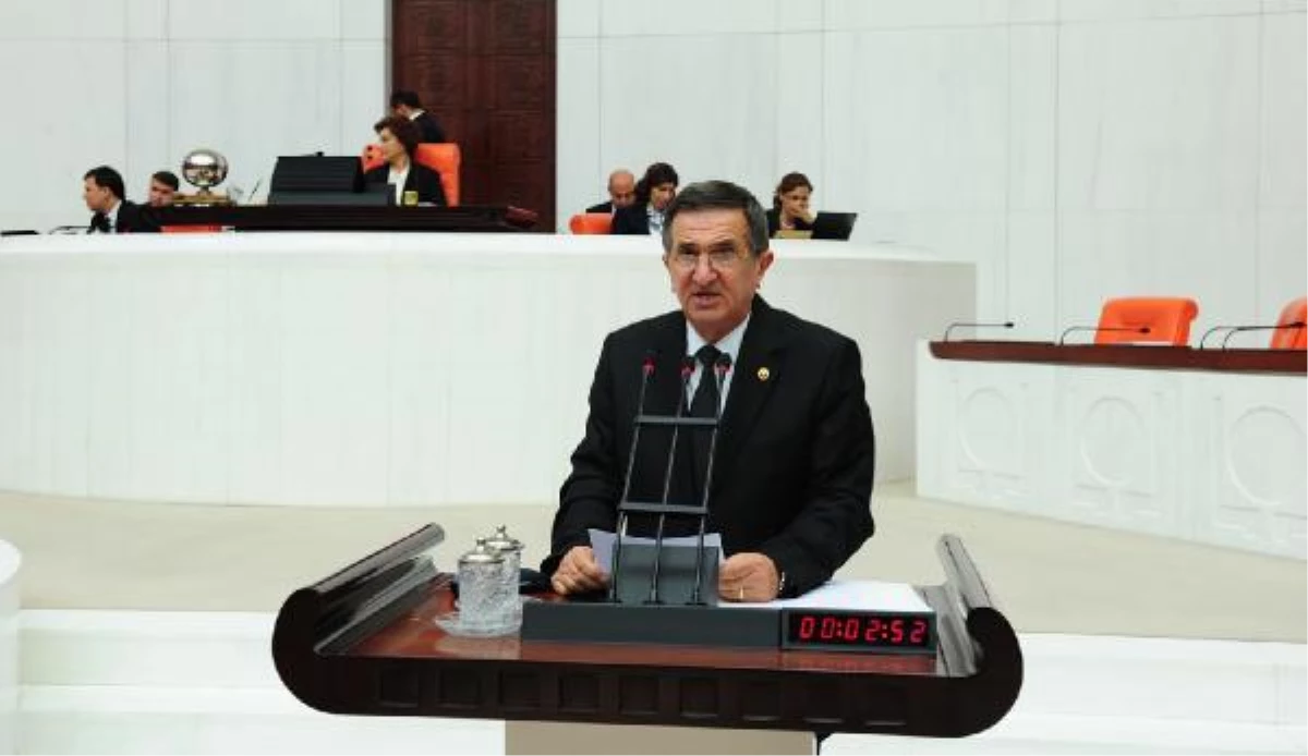 CHP\'li Demiröz, Mustafakemalpaşa\'da Kümes Hayvanlarının Telef Olmasını Meclis\'e Taşıdı