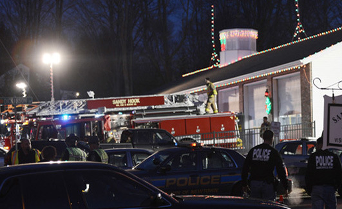 Connecticut\'taki İlkokula Silahlı Saldırı
