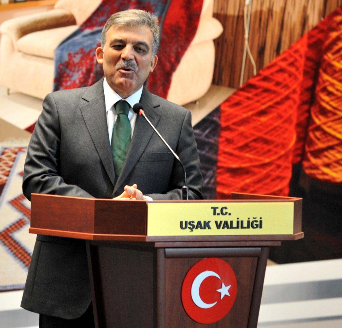 Cumhurbaşkanı Gül, Uşaklılarla Bir Araya Geldi