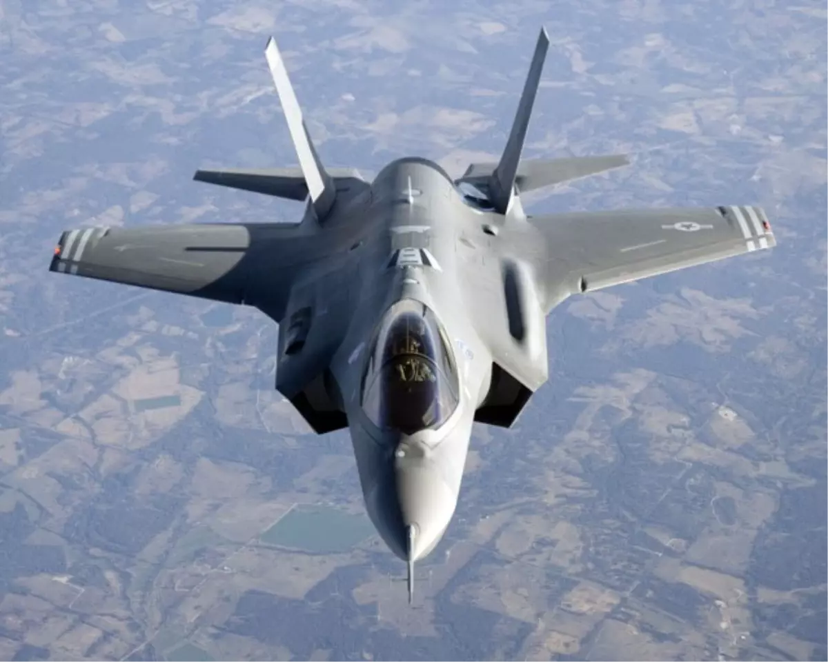 İlk F-35\'e Bir Yıl Rötar