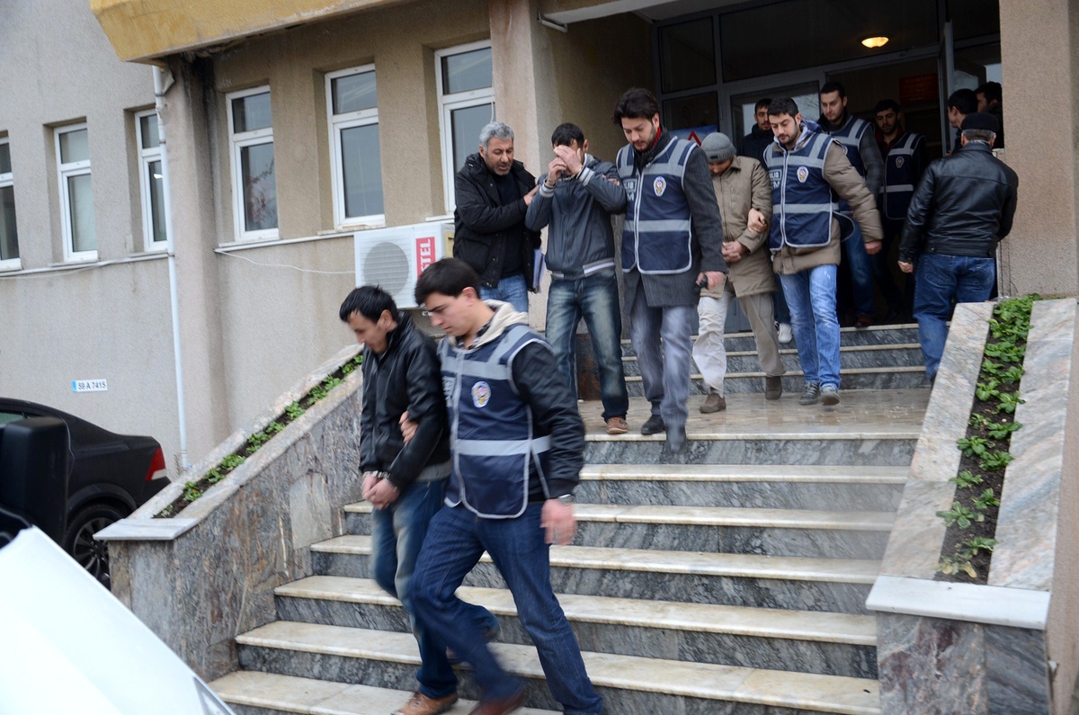 Kaçak Ürün Operasyonunda Gözaltına Alınan 7 Kişi Adliyede