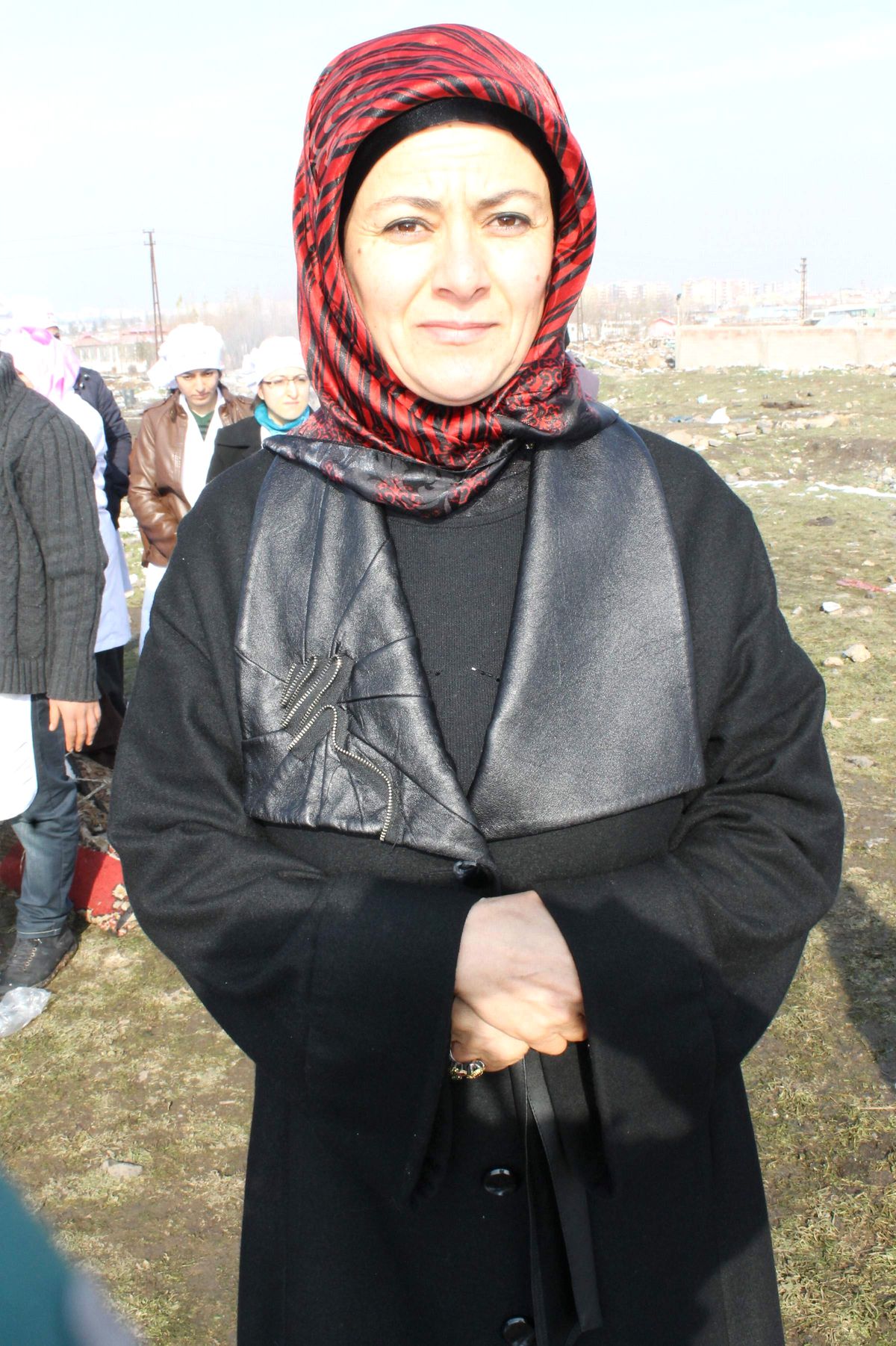 Kınalı Eller Suriyelilere Kadayıf Dağıttı