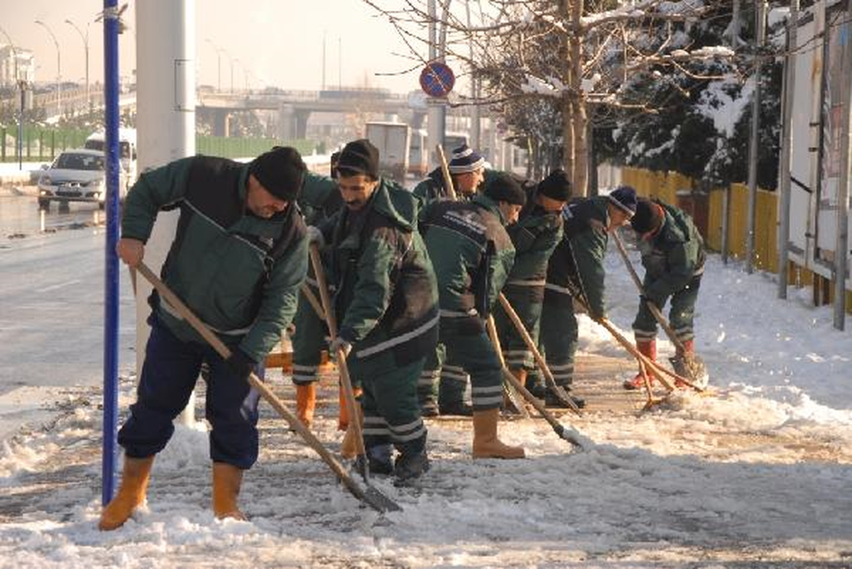 Kocaeli\'de Kar Durdu, Temizlik Başladı