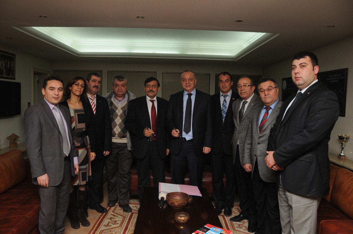 Manisa Belediyesin\'den Memur ve Sözleşmeli Personele Ek Ödenek Müjdesi