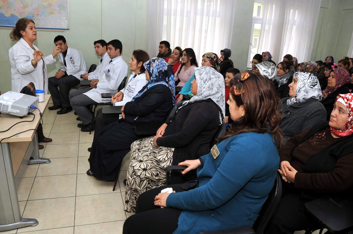 Şahinbey\'de Kursiyerlere "Verem" Semineri