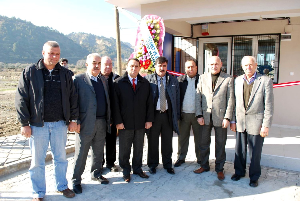 Salihli\'de Minibüsler İçin Hizmet Binası Yapıldı