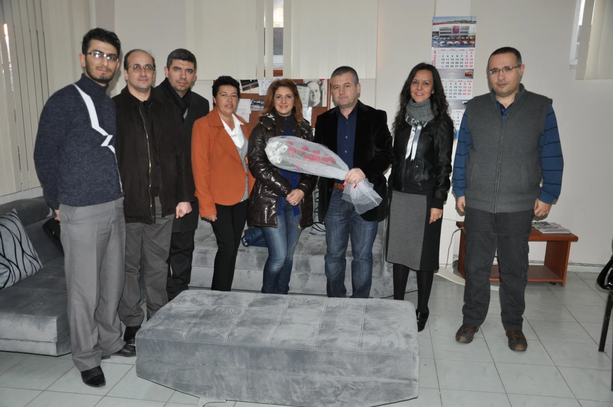 Soma CHP\'den Yerel Gazetelere Kutlama Ziyareti
