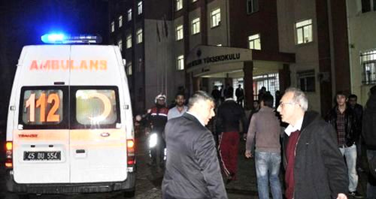 Üniversitede Masa Tenisi Oynama Sırası Kavgası: 2 Yaralı