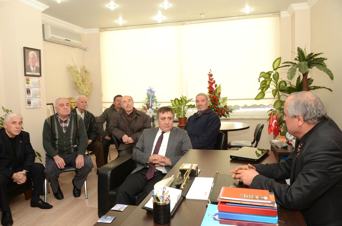 Vali Küçük\'ten Emekliler Derneğine Ziyaret