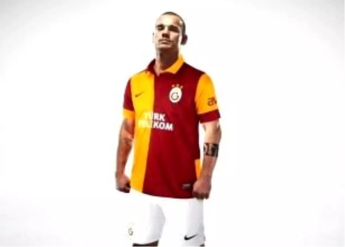 Sneijder\'e Formayı Giydirdiler!